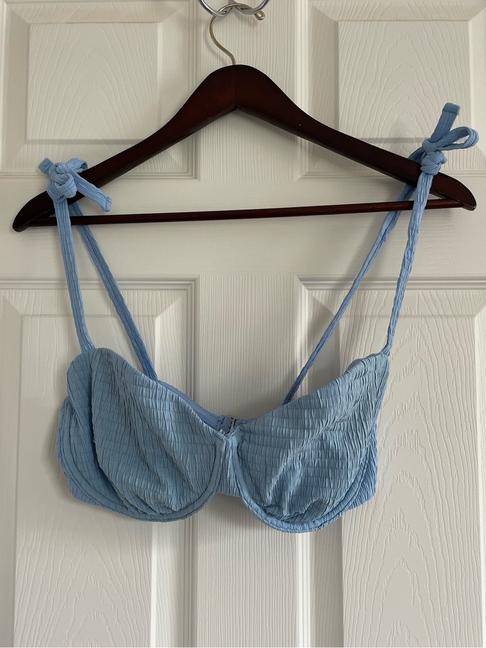 Abercrombie & Fitch Blue Tie Strap Underwire Bikini Top Size M
